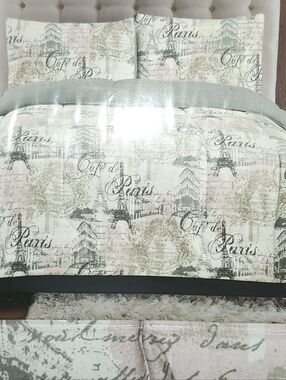 Paris Script Reversible Comforter Set in Light Pink and Green - New In Bag